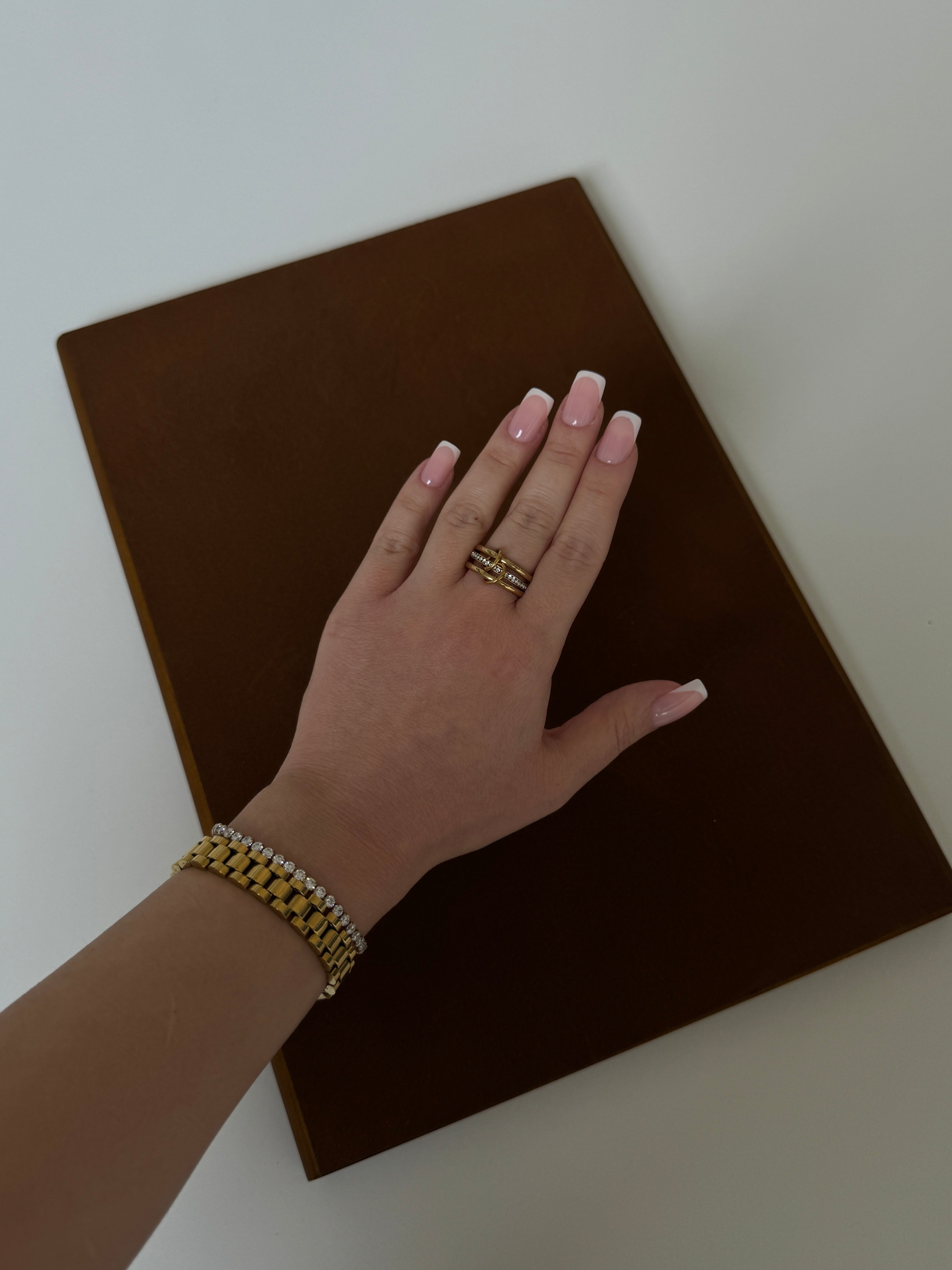 PAVÉ THIN SHINE.