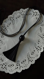 ONYX TASSEL.